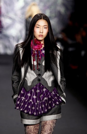 Anna Sui : Folk + Hippies Attitude