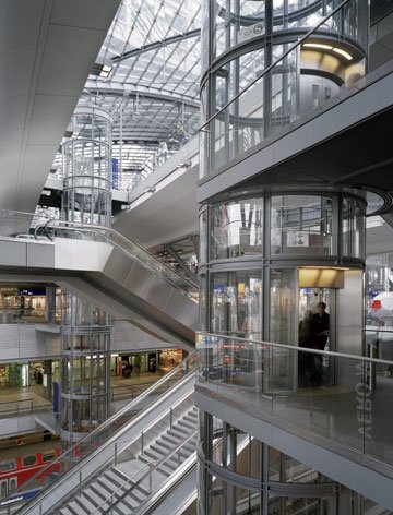 Berlin, Back on Track : The Berlin Hauptbahnhof