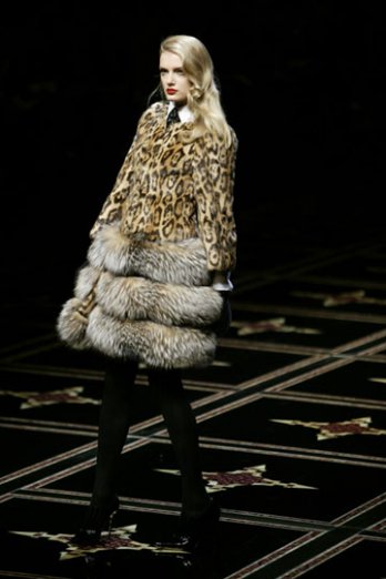 Valentino_Automne-hiver 2007-2008_P. O'Reilly-Paris_France