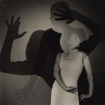 Edmund Kesting_Picture of a Dancer, 1933_Archivio Fotografico Mart, VG Bild-Kunst, Bonn 2009