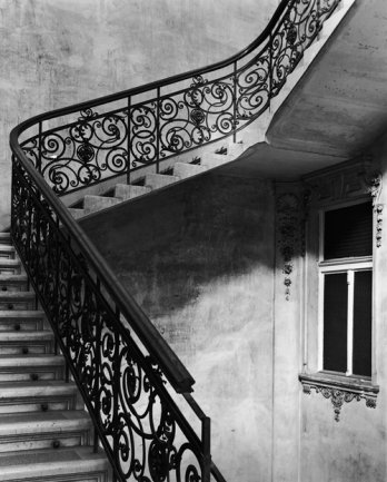Escalier, Lörinc tér 2, 8e arrondissement, Budapest, sept.-oct. 1995_Musée canadien de la photographie contemporaine, Ottawa_Gabor Szilasi, 2009