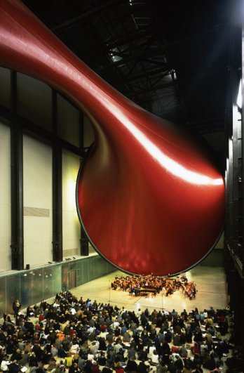 Anish Kapoor_Marsyas,2002_PV Cand Steel_Installation at Tate Modern, 2003