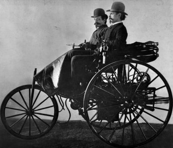 Karl Benz (in front), the inventor with Friedrich von Fischer, equally a member of the Board of Management of Benz & Ci AG