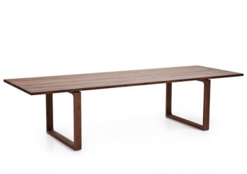 CECILIE MANZ/Essay, model CM42 in solid wood walnut. Designed by Cecilie Manz in 2009