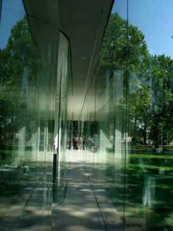 Sanaa_Glass Pavillon_Toldeo Museum of contemporary Art_Ohio_USA