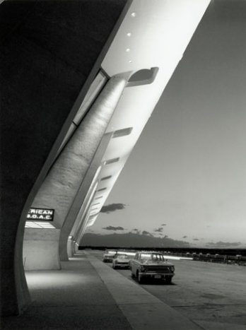 Eero Saarinen_Dulles International Airport Terminal, Circa 1963_Balthazar Korab_Chantilly, Virginia_USA
