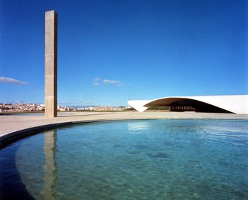     206_oscarniemeyer_consta.jpg