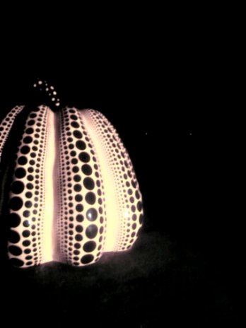 Yayoi Kusama, Pumpkin 1994-2005_Naoshima_Japon