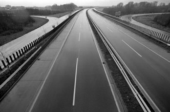 Dsseldorf-Wuppertal interchange during a driving ban, Germany, 15 November 1973_KPA/dpa