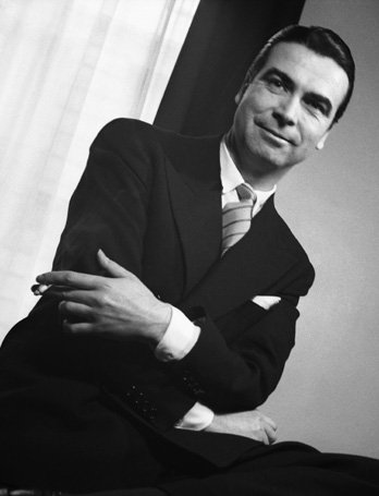 Cristobal Balenciaga, Man in Kollar, Man in Black