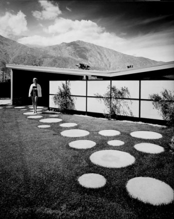 Julius Shulman_Palmer & Krisel Twin Palms House_Alexander, 1957