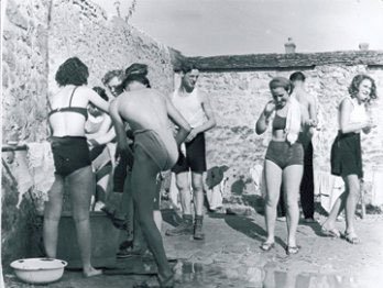 Marcel Cerf - La Toilette