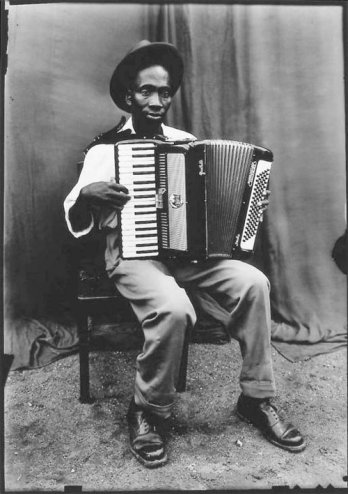 Seydou Keita, 1952-1956_Bamako, Mali_C.A.A.A.C_Pigozzi Collection_Geneva