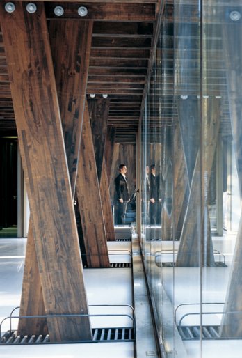 Alberto Mozó_BIP Computers Building_ Christopher Palma