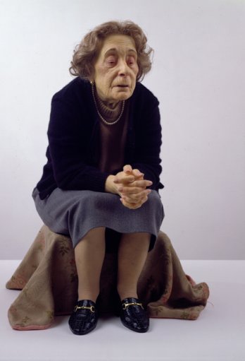 Ron Mueck_Seated woman_Femme assise, 1999