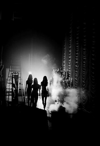 Russel James_Backstage Girls/Russel James_Silhouette