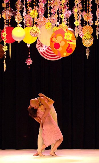 Beatriz Milhazes/Set design for Tempo de Vero (Summertime),by Marcia Milhazes Contemporary Dance Company, 2006