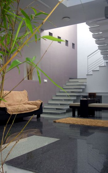 Lijo RENY Architect_Drs.Cijo Jos and Thushara Cijo Residence/LIJO RENY architects