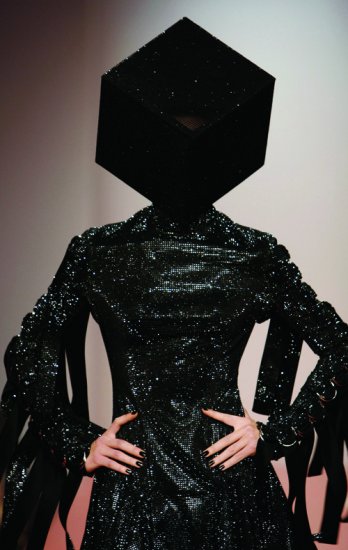 Stephen Jones/Nasir Mazhar for Gareth Pugh Spring Summer 2008_Chris Moore-Catwalking.com