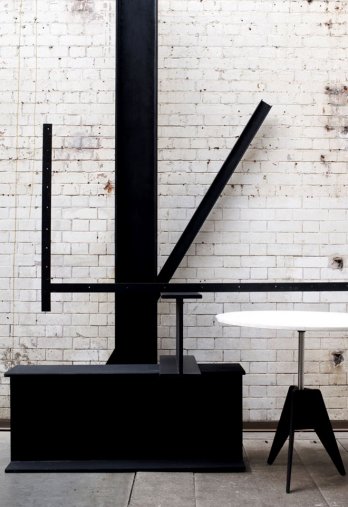 Tom DIxon/Screw Table