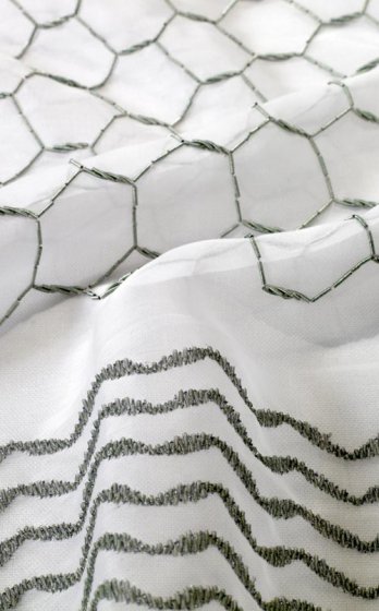 MONA HATOUM_ MEASURES OF ENTANGLEMENT/Keffieh II, 2008_Marc Domage