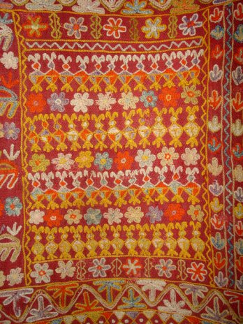 Connections/Embroidered cloth for interior_Arabian population groups of South-Iraq, before 1978.