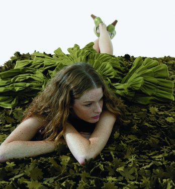 Fashioning Felt/Little Field of Flowers carpet. Designed by Studio Tørd Boontje. Manufactured by Nanimarquina. Spain, 2006. Wool felt_Albert Font