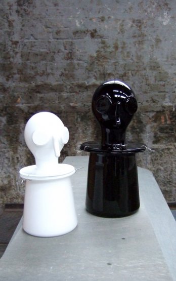 Pierre Charpin, urnes funéraires, 2007-2008, verre soufflé_Glassworks