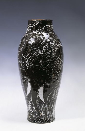 Raoul Dufy-Llorens Artigas_Black vase with elephants, 1925