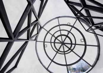 Prada Transformer/Steel structure_Nacasa & Partners